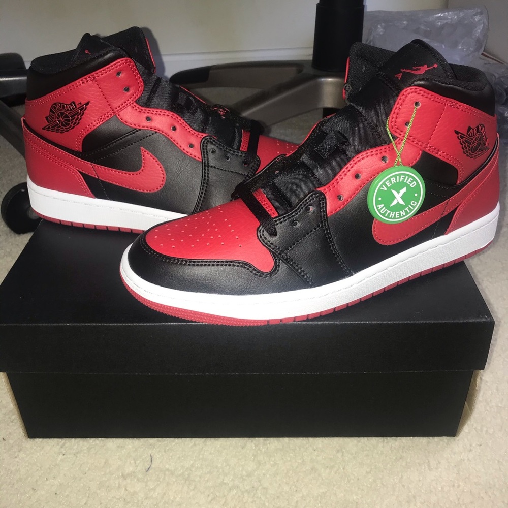 Nike Air Jordan 1 Mid Banned Men’s Size 9.5 New